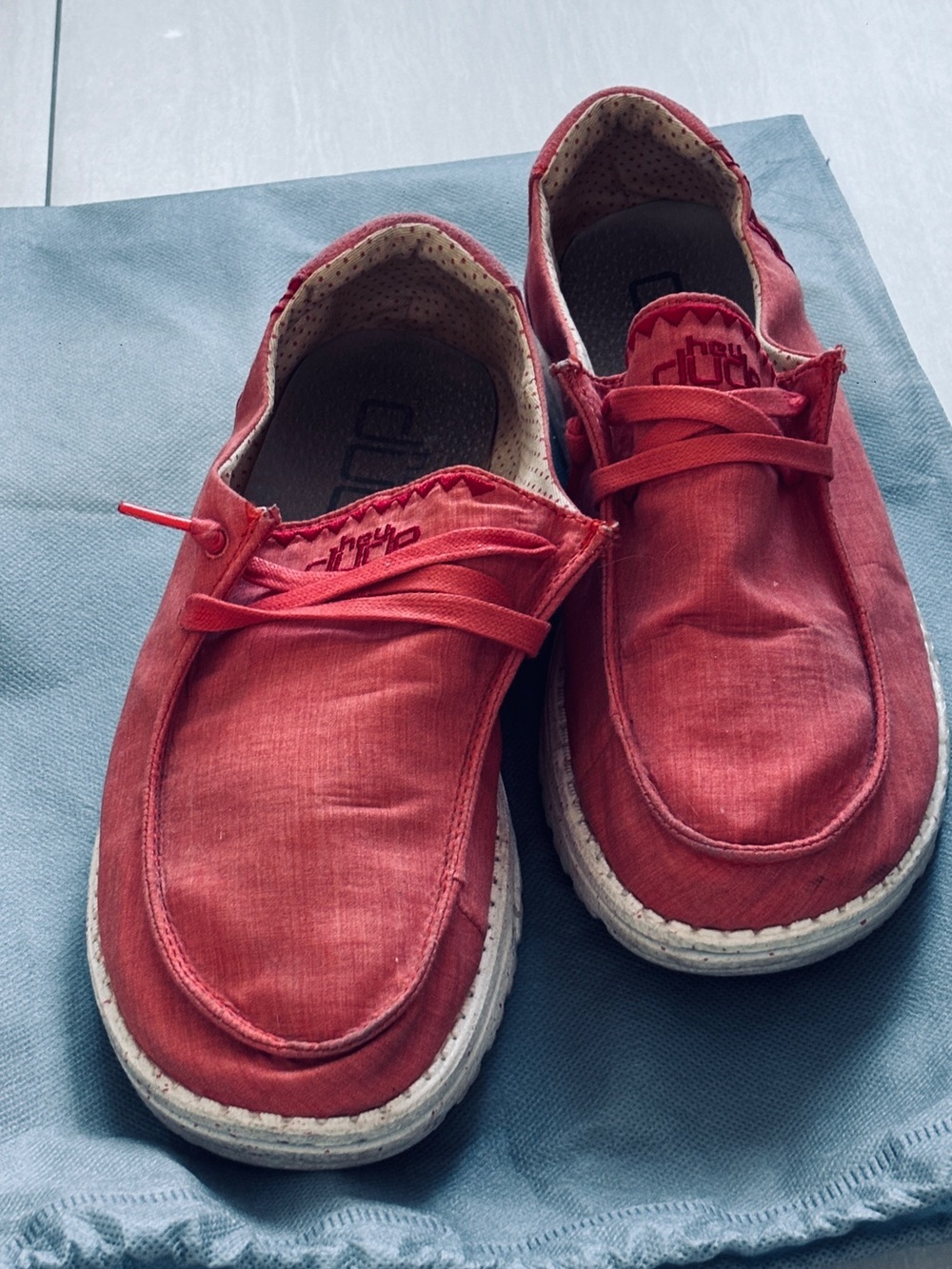 HEYDUDE Wendy Inca Poppy Red Aztec Slip On Shoes Women’s Size 10